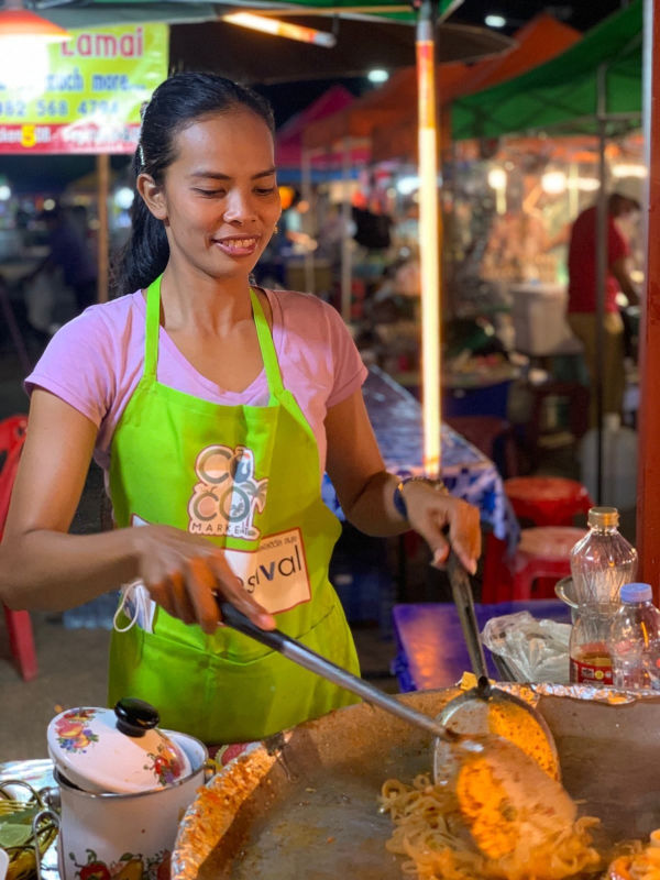 Pad Thai cooking at Walking Street Lake Chaweng